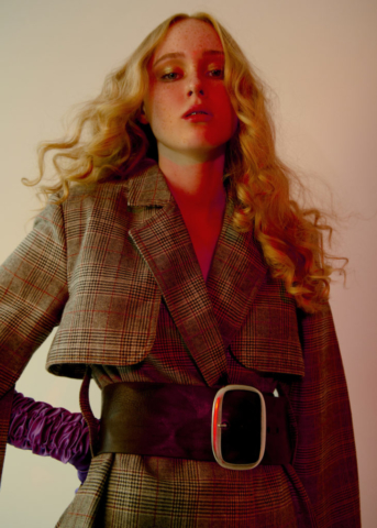 indie magazine / the universe is a strange place // blazer: self-portrait, gürtel: isabel marant, styling: debora guino, fotos: noémi ottilia szabo