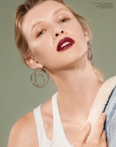 beauty balance // top: helmut lnag, ohrringe: mm6, styling: amanda brook