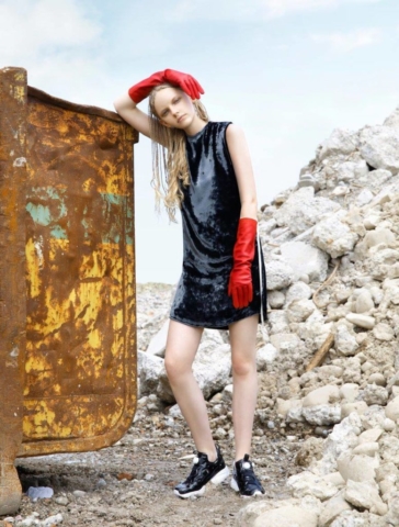 20 MINUTEN FRIDAY / METAL FUTURE // dress: acne studios styling: jenniffer tschugmell fotos: lauretta suter hair &amp; makeup: rachel bredy