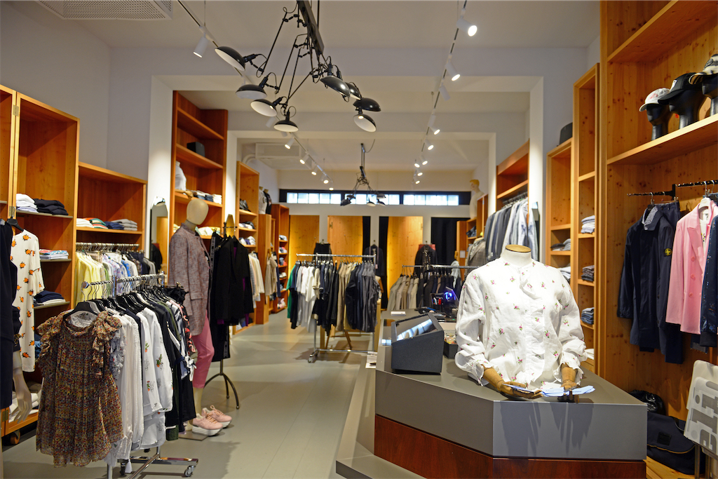 FashionVestis (Fidelio Outlet Baden) &ndash; Fassade
