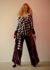indie magazine / the universe is a strange place // bluse: off-white, styling: debora guino, fotos: noémi ottilia szabo